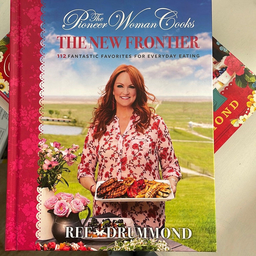 The Pioneer Woman Cooks Book 🖤